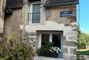 ツーリストアパートメント Gîte La Tanière Classé 3 étoiles Avec Terrasse Et Piscine