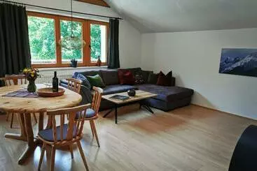 ツーリストアパートメント Karwendelglück