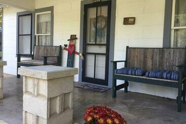 Turista apartmanok 11th St. Casa Blanca Bandera, Tx