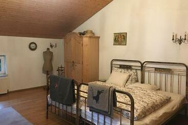 דירות לתיירים Apartment Zum Gemütlichen Karl