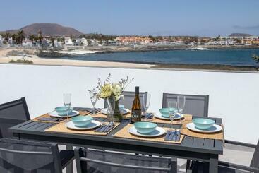Vakantie-appartementen Apartment Family 6 Beachfront Corralejo By Holidays Home