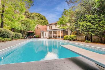 ツーリストアパートメント Luxurious 4br Modern Home With Private Pool