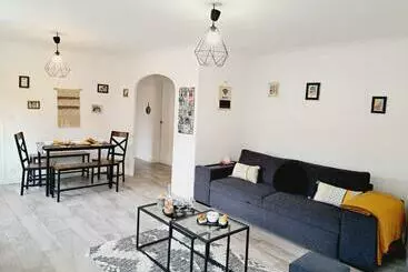 Turistihuoneistot Le Spacieux Anatole, T3 Bis, Centre Ville Narbonne