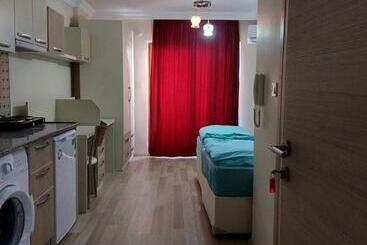 ツーリストアパートメント Amazing Studio Apartments Close To The Center