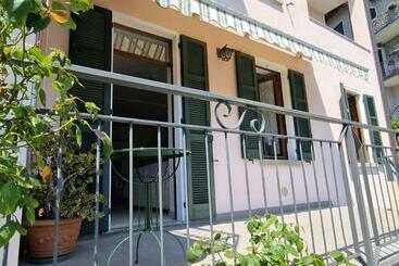 ツーリストアパートメント Borgocastello