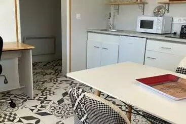 ツーリストアパートメント Home Détente