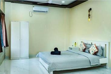 آپارتمان‌های توریست‌ها 8 Shades Of Grey Original