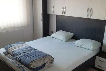 ツーリストアパートメント Good Luck Apartament