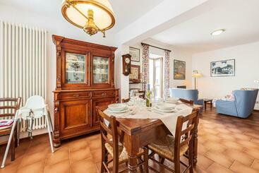 ツーリストアパートメント La Casa Di Laura