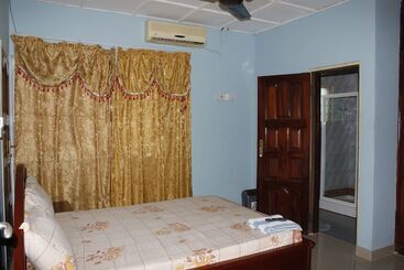 Hotel Adinkra Lodge