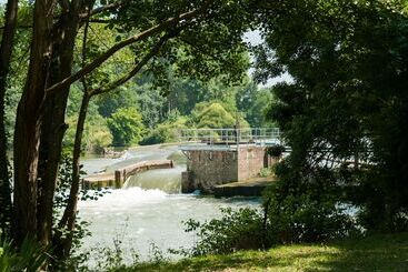 فندق Domaine De La Courbe Hôtel & Spa