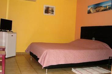 هتل Mas Aurélia B&b