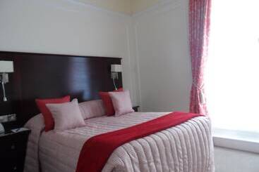 فندق Phyllis Court Members Club