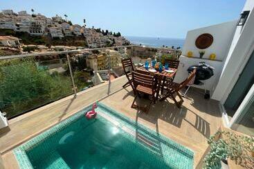 Жильё для туристов Nerja Paradise Rentals   Villa Encanto