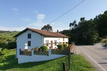 ツーリストアパートメント Casa Blanca Güemes