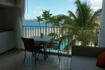 آپارتمان‌های توریست‌ها Just In Paradise