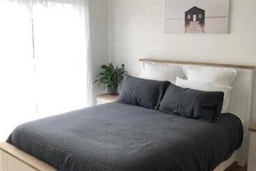 דירות לתיירים Jetty Road Beach House