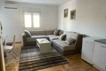 آپارتمانهای توریستها Apartmani Central 8 & Free Parking