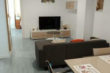 ツーリストアパートメント Apartamento Elena