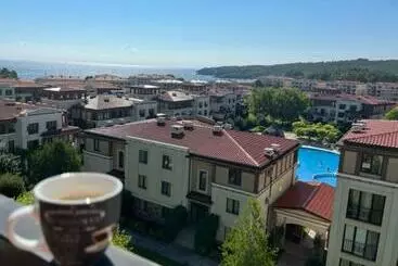 آپارتمانهای توریستها Apartment With Amazing View Green Life Sozopol