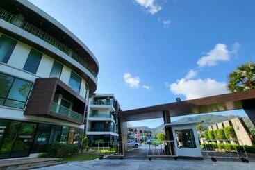 アパートホテル Naithorn Beach Place