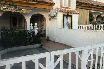 Vakantie-appartementen Gran Alacant : Two Bedrooms With Private Garden