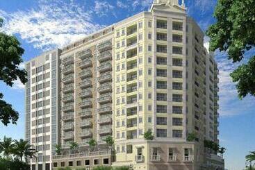 Lägenhetshotell Iloilo Staycation With A Pool, Gym And Playroom