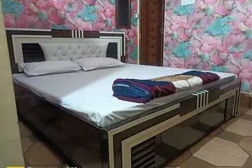 Pension  Maa Gauri Paying Guest House