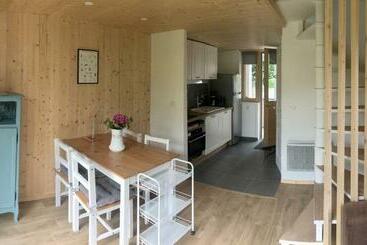 관광객 아파트 Gite La Chouette Bicoque, Petite Maison Rénovée En Bois Une Chambre, Une Mezzanine En Bord De Rance