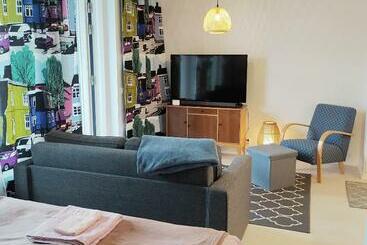 Apartaments turístics Lovely New City Apartment All Amenities