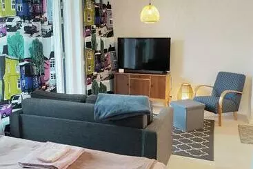 Turistihuoneistot Lovely New City Apartment All Amenities
