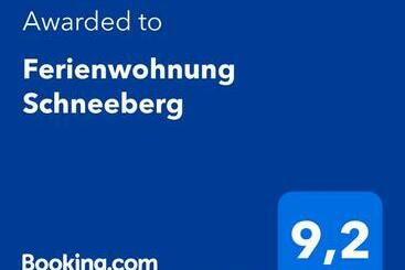 ツーリストアパートメント Ferienwohnung Schneeberg