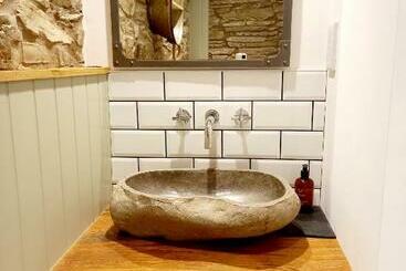 דירות לתיירים Hay Barn, Penrheol Farm, Unique Barn Conversion