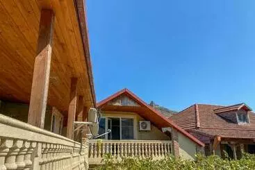پانسیون Guest House Nana