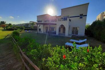 ツーリストアパートメント Palace Sea View At Stella Sidi Abdelrahman North Coast