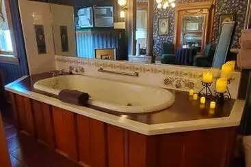 The Weis Mansion Bed And Breakfast