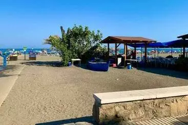 ツーリストアパートメント En La 2a Línea En Torre Del Mar