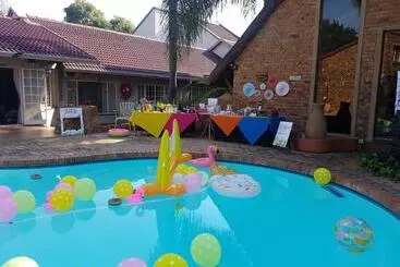 방갈로 Cornerstone Guest Lodge