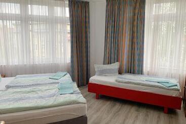 בית מלון כפרי Birkenwerder