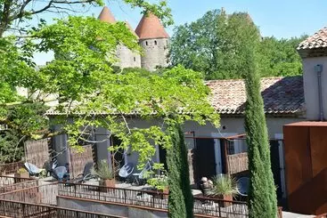 هتل Pont Levis Franck Putelat