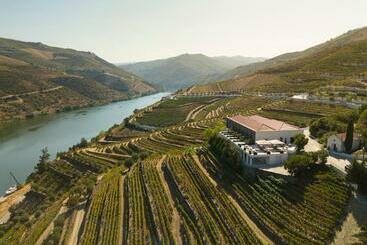 کلبه Quinta De São Luiz The Vine House