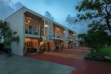 Resort Kalangan Farms By Spicy Mango