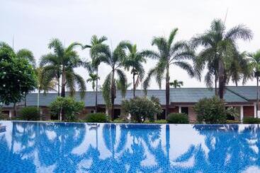 Greenleaf The Resort & Spa, Ganpatipule