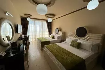 Cc Hotel & Residence