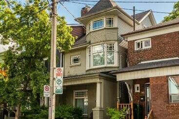 Pensionat Cozy 5 Bedroom House In Downtown Toronto By Globalstay