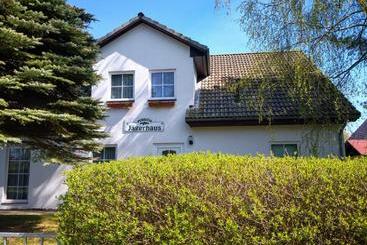 住宿加早餐  Pension Jägerhaus