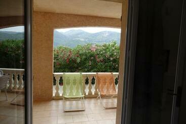 Turistlägenheter Grand Studio Au Calme Entre Mer Et Montagnes