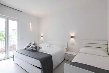 アパートホテル Borgo Degli Ulivi Residence Di Olympic Garda Lake