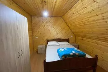 Panzió Bujtina Vellezerit Grrela