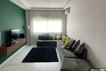 شقق خاصة سياحية Lovely 4 Bedroom Condo With Pool